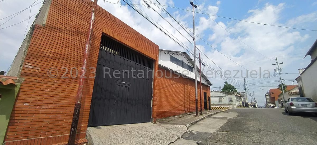 Comercial (Galpon - Deposito) en Alquiler en Centro, Lara - 30