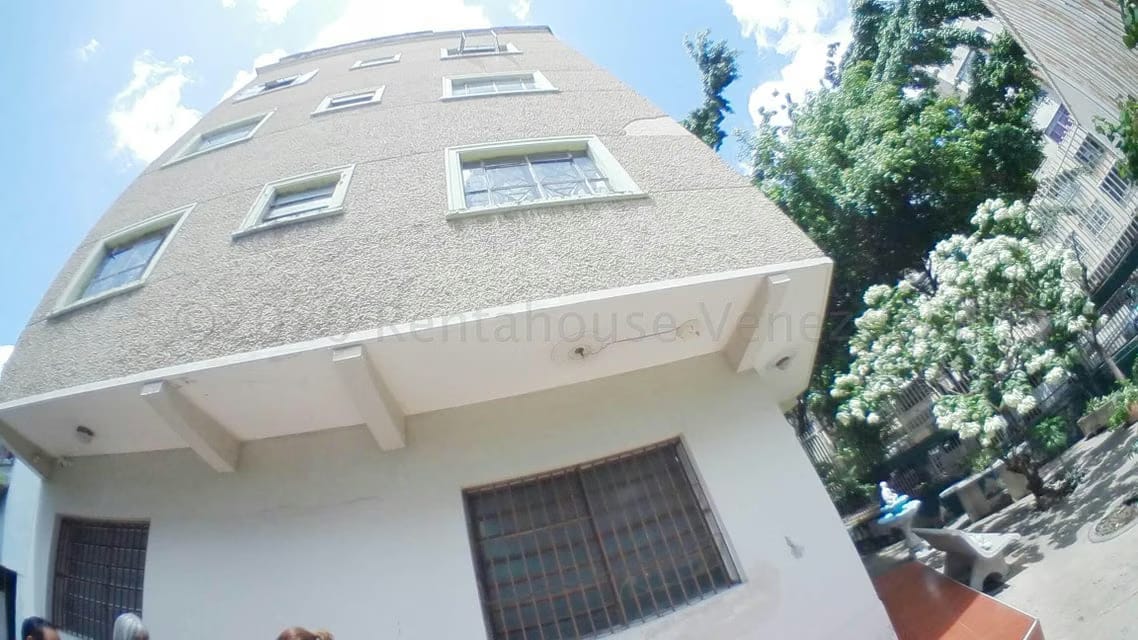Comercial (Edificio) en Venta en Los Rosales, Distrito Metropolitano - 3