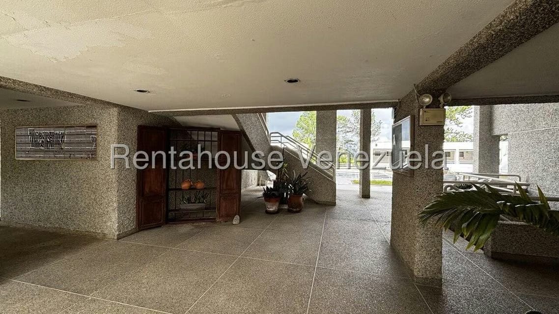Apartamento (1 Nivel) en Venta en Los Samanes, Distrito Metropolitano - 2