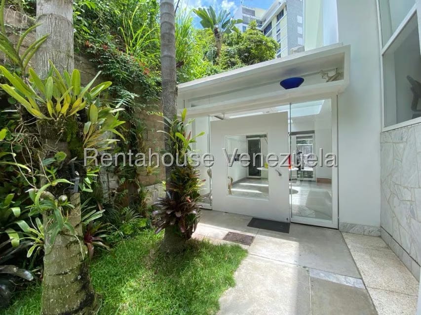 Casa (Duplex) en Venta en San Roman, Distrito Metropolitano