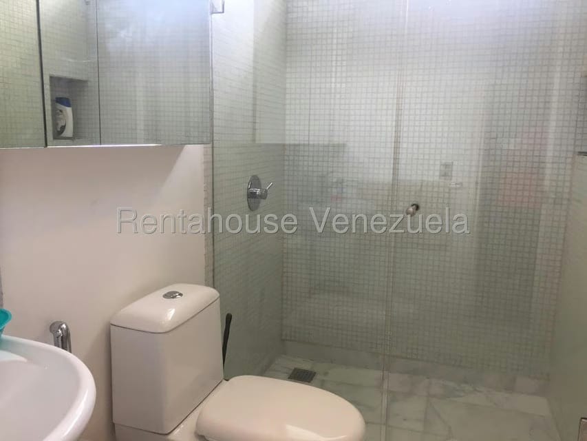 Casa (Duplex) en Venta en San Roman, Distrito Metropolitano - 24