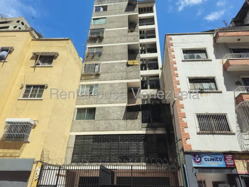 Apartamento (1 Nivel) en Venta en Parroquia La Candelaria, Distrito Metropolitano - 2