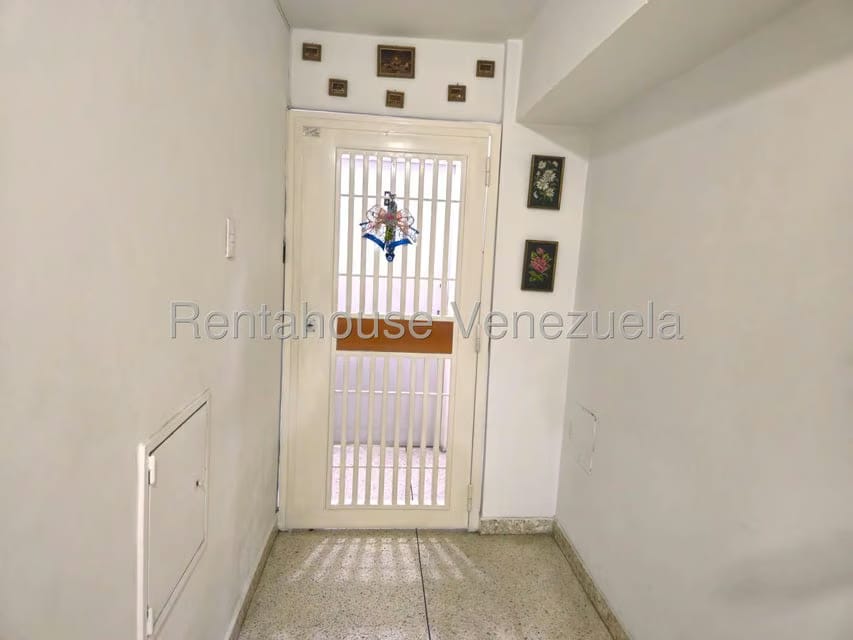 Apartamento (1 Nivel) en Venta en Parroquia La Candelaria, Distrito Metropolitano - 3