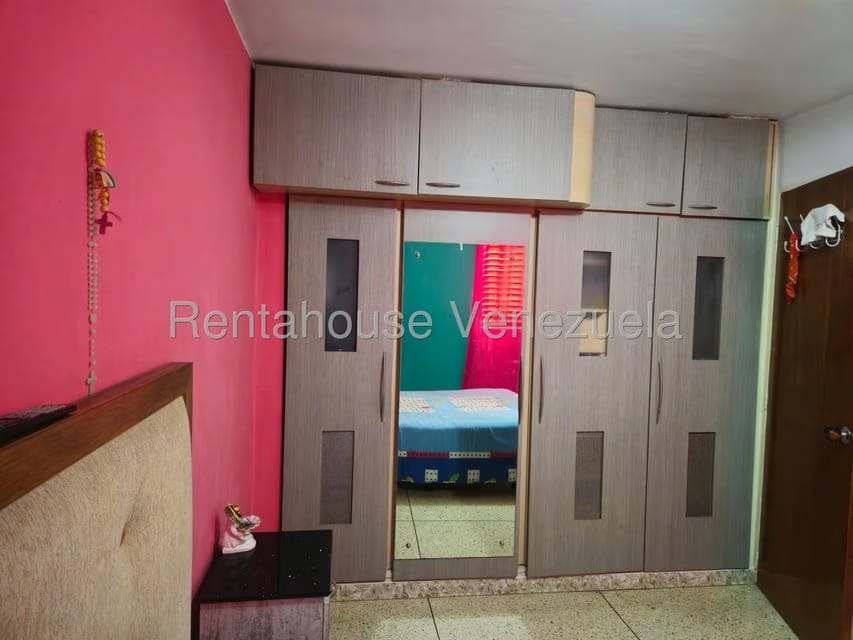 Apartamento (1 Nivel) en Venta en Parroquia La Candelaria, Distrito Metropolitano - 28