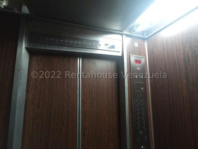 Apartamento (1 Nivel) en Venta en Los Dos Caminos, Distrito Metropolitano - 22