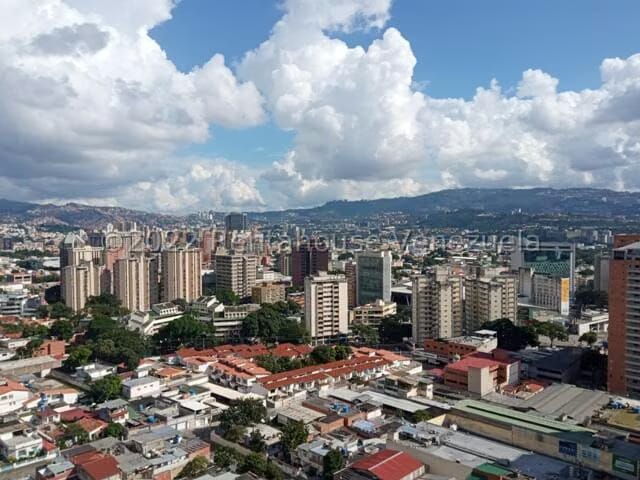 Apartamento (1 Nivel) en Venta en Los Dos Caminos, Distrito Metropolitano - 7