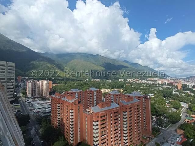 Apartamento (1 Nivel) en Venta en Los Dos Caminos, Distrito Metropolitano - 8