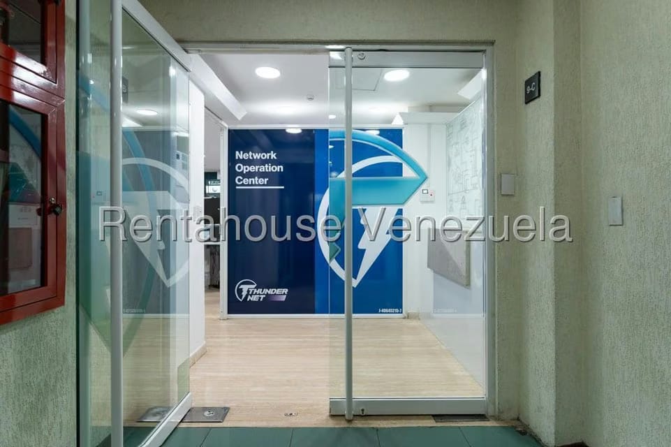 Comercial (Oficina) en Alquiler en El Rosal, Distrito Metropolitano - 2