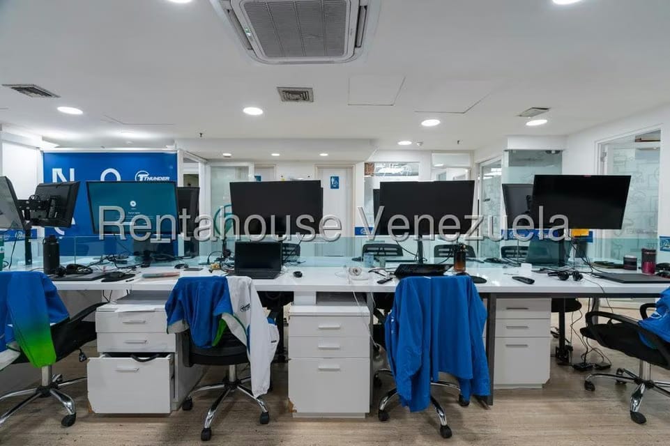 Comercial (Oficina) en Alquiler en El Rosal, Distrito Metropolitano - 15