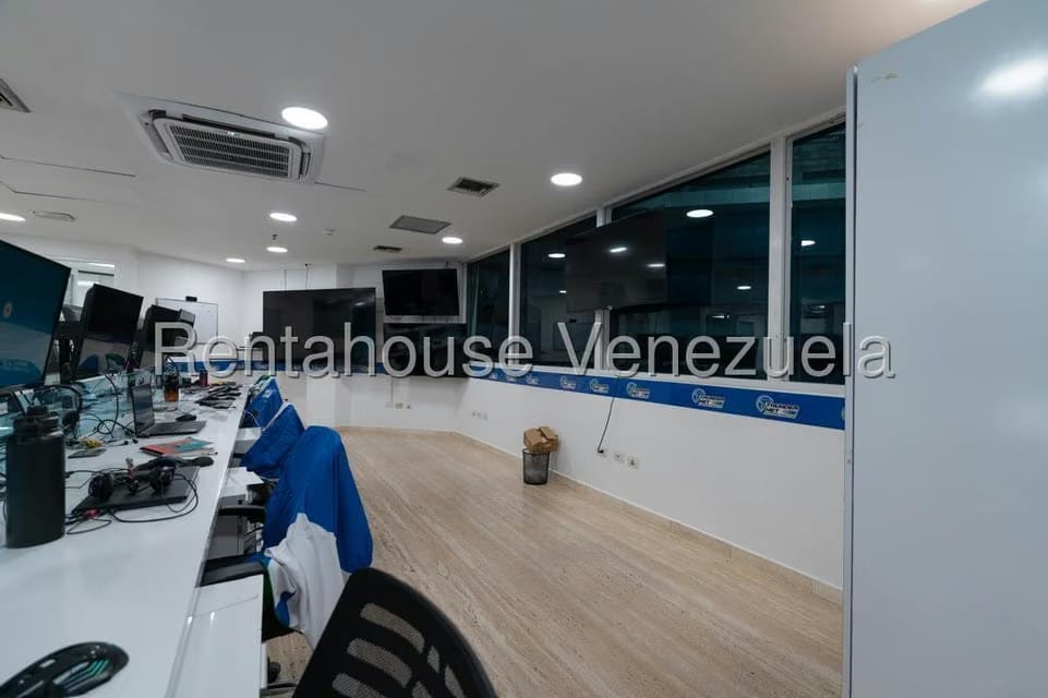 Comercial (Oficina) en Alquiler en El Rosal, Distrito Metropolitano - 16