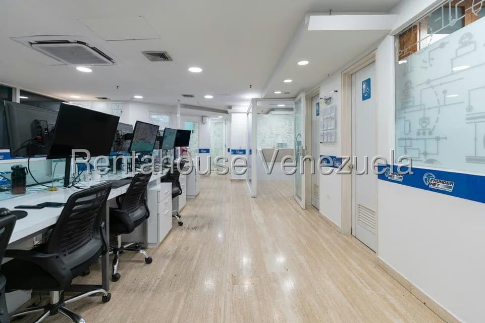 Comercial (Oficina) en Alquiler en El Rosal, Distrito Metropolitano - 17