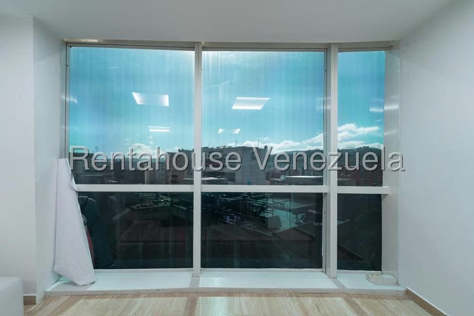 Comercial (Oficina) en Alquiler en El Rosal, Distrito Metropolitano - 4