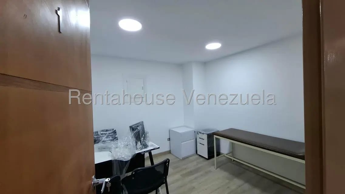 Comercial (Consultorio Medico) en Alquiler en Parroquia La Candelaria, Distrito Metropolitano - 2