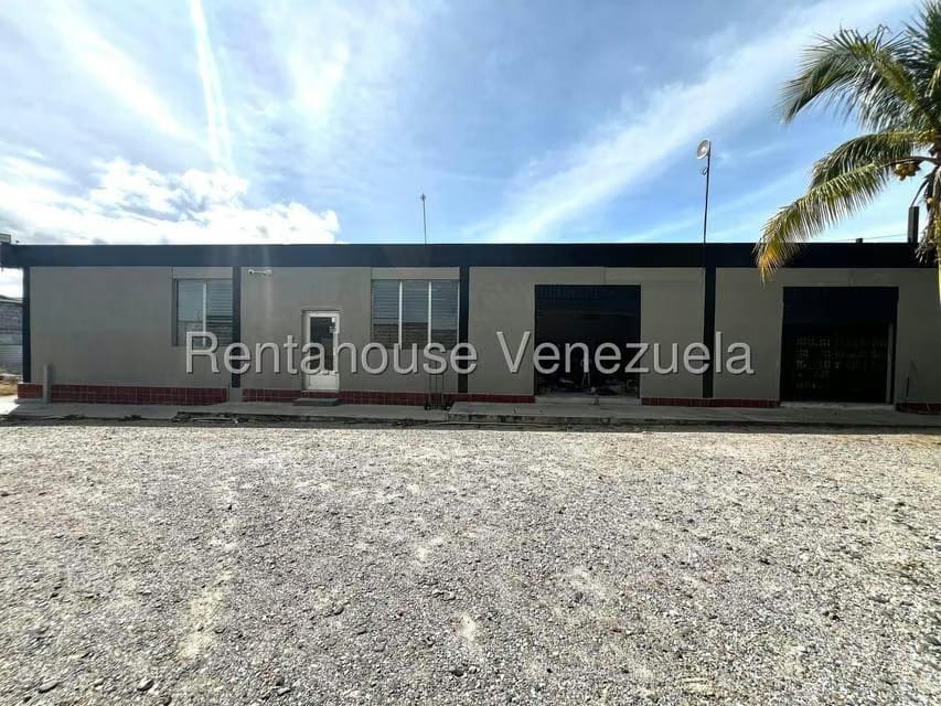 Comercial (Local Comercial) en Alquiler en Zona Industrial 1, Lara - 2