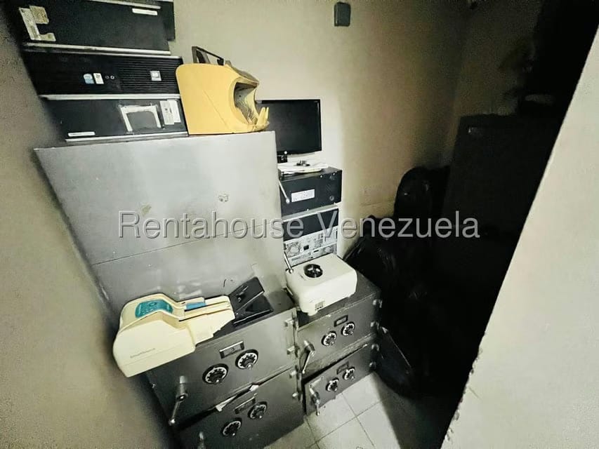 Comercial (Oficina) en Venta en Zona Centro, Aragua - 32