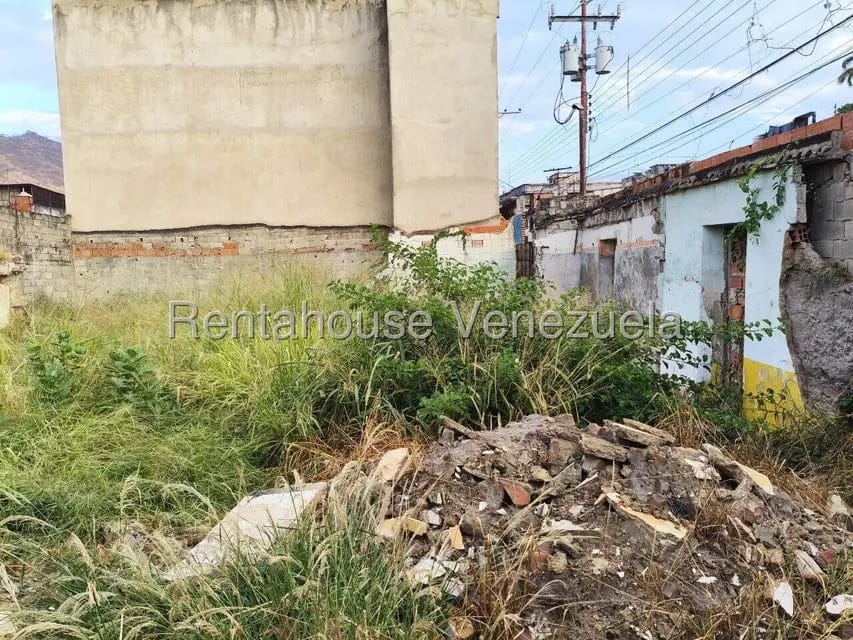 Terreno (Comercial) en Venta en Zona Centro, Aragua - 11