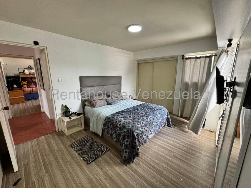 Apartamento (1 Nivel) en Venta en Santa Paula, Distrito Metropolitano - 23