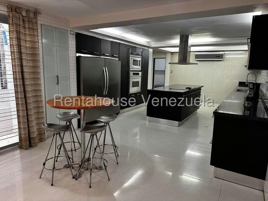 Apartamento (1 Nivel) en Alquiler en Lomas de Las Mercedes, Distrito Metropolitano - 12