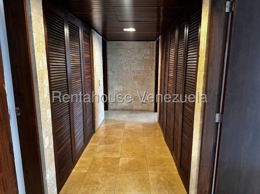 Apartamento (1 Nivel) en Alquiler en Lomas de Las Mercedes, Distrito Metropolitano - 14