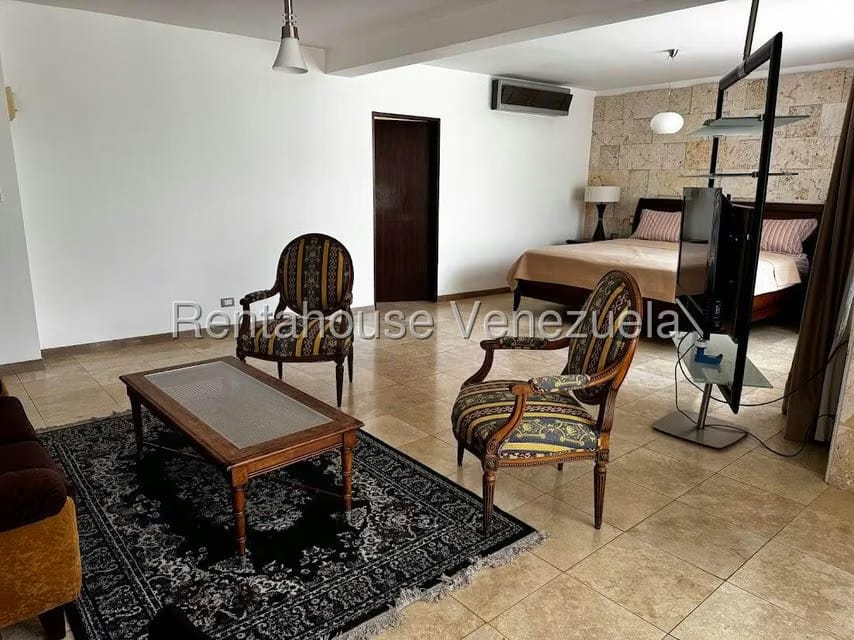 Apartamento (1 Nivel) en Alquiler en Lomas de Las Mercedes, Distrito Metropolitano - 16