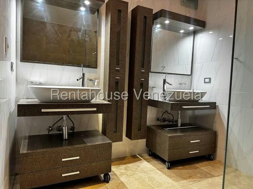 Apartamento (1 Nivel) en Alquiler en Lomas de Las Mercedes, Distrito Metropolitano - 18