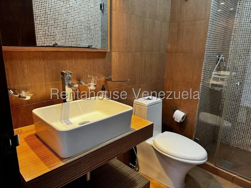 Apartamento (1 Nivel) en Alquiler en Lomas de Las Mercedes, Distrito Metropolitano - 22