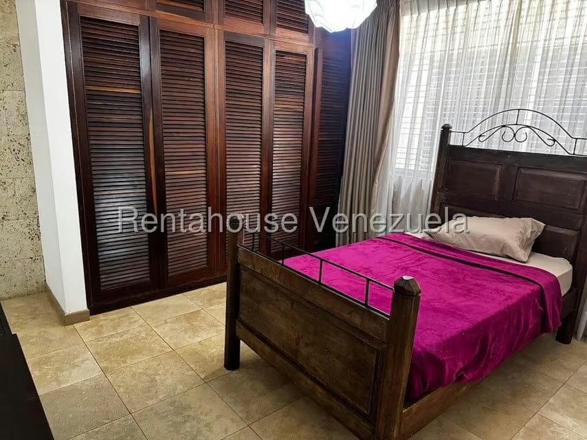 Apartamento (1 Nivel) en Alquiler en Lomas de Las Mercedes, Distrito Metropolitano - 23