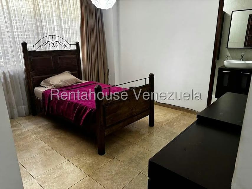 Apartamento (1 Nivel) en Alquiler en Lomas de Las Mercedes, Distrito Metropolitano - 24