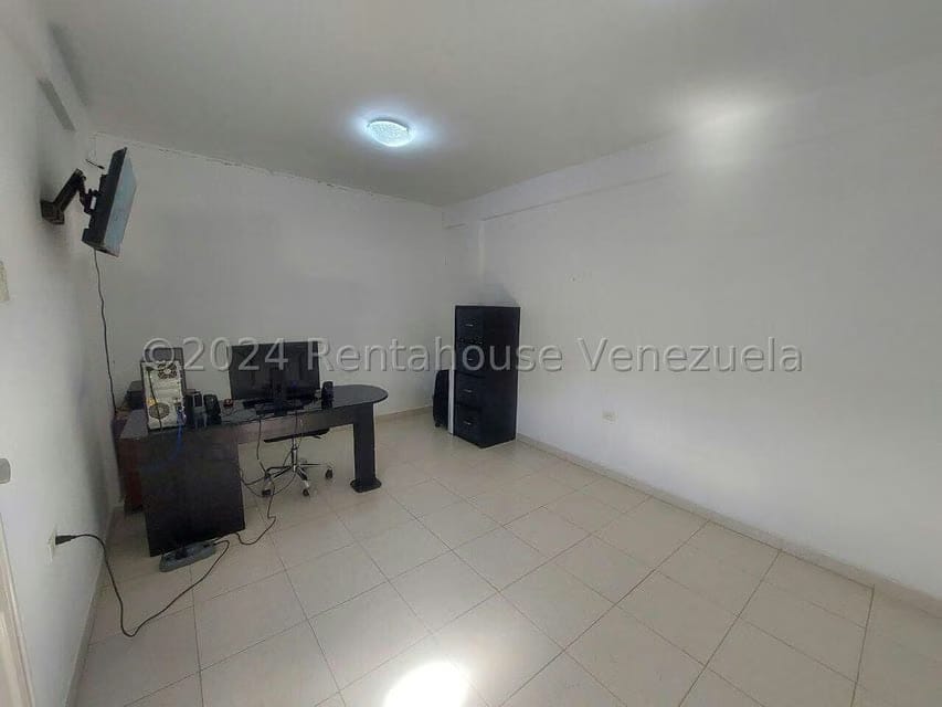 Comercial (Galpon - Deposito) en Venta en Avenida 32, Zulia - 5