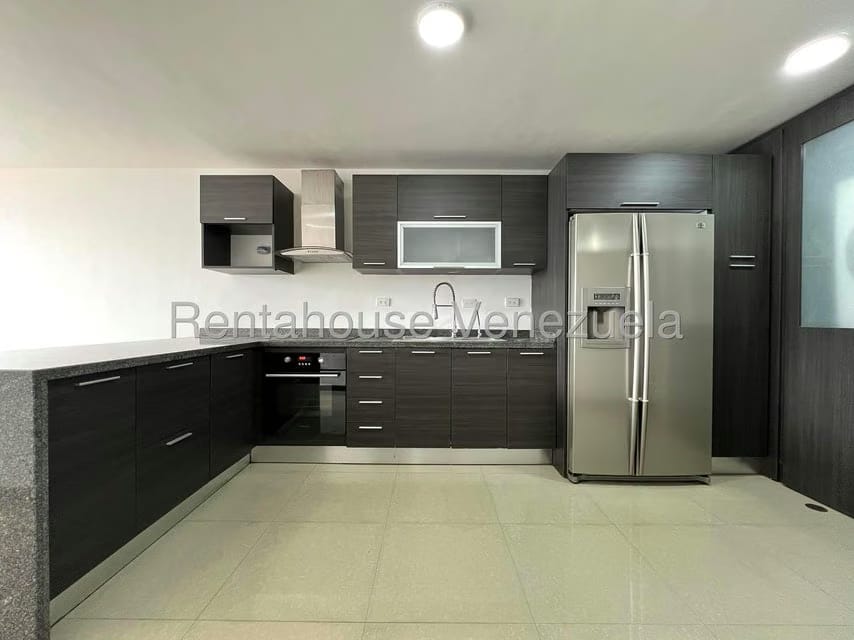 Apartamento (1 Nivel) en Alquiler en Los Samanes, Distrito Metropolitano - 2