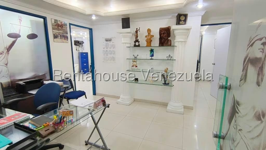 Comercial (Oficina) en Venta en Parroquia La Candelaria, Distrito Metropolitano - 2