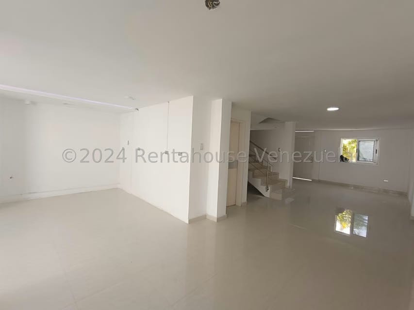 Casa (Duplex) en Venta en El Castaño (Zona Privada), Aragua - 2