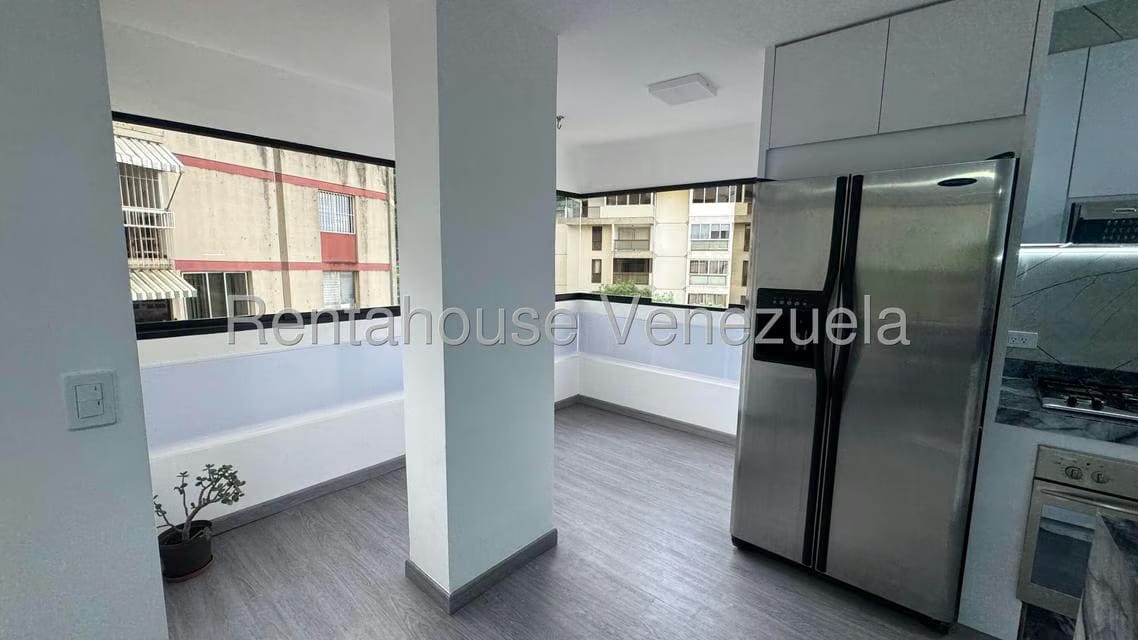 Apartamento (1 Nivel) en Alquiler en Colinas de Bello Monte, Distrito Metropolitano - 12
