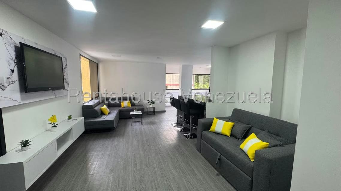 Apartamento (1 Nivel) en Alquiler en Colinas de Bello Monte, Distrito Metropolitano - 3