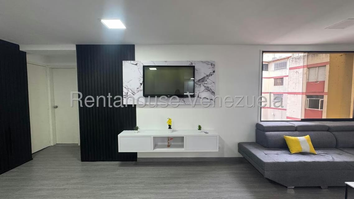Apartamento (1 Nivel) en Alquiler en Colinas de Bello Monte, Distrito Metropolitano - 4