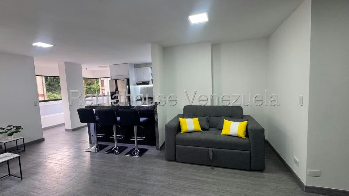 Apartamento (1 Nivel) en Alquiler en Colinas de Bello Monte, Distrito Metropolitano - 8