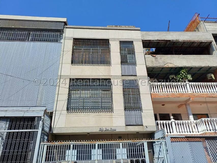 Comercial (Edificio) en Venta en Catia, Distrito Metropolitano