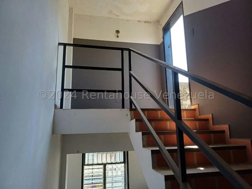 Comercial (Edificio) en Venta en Catia, Distrito Metropolitano - 2