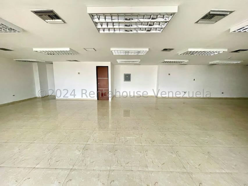 Comercial (Oficina) en Venta en Zona Este, Lara - 18