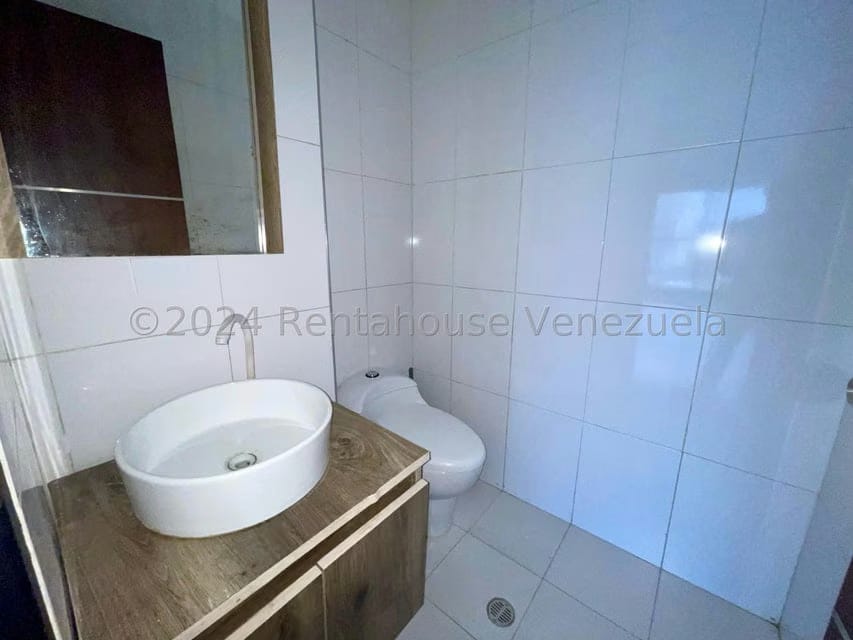 Comercial (Oficina) en Venta en Zona Este, Lara - 23