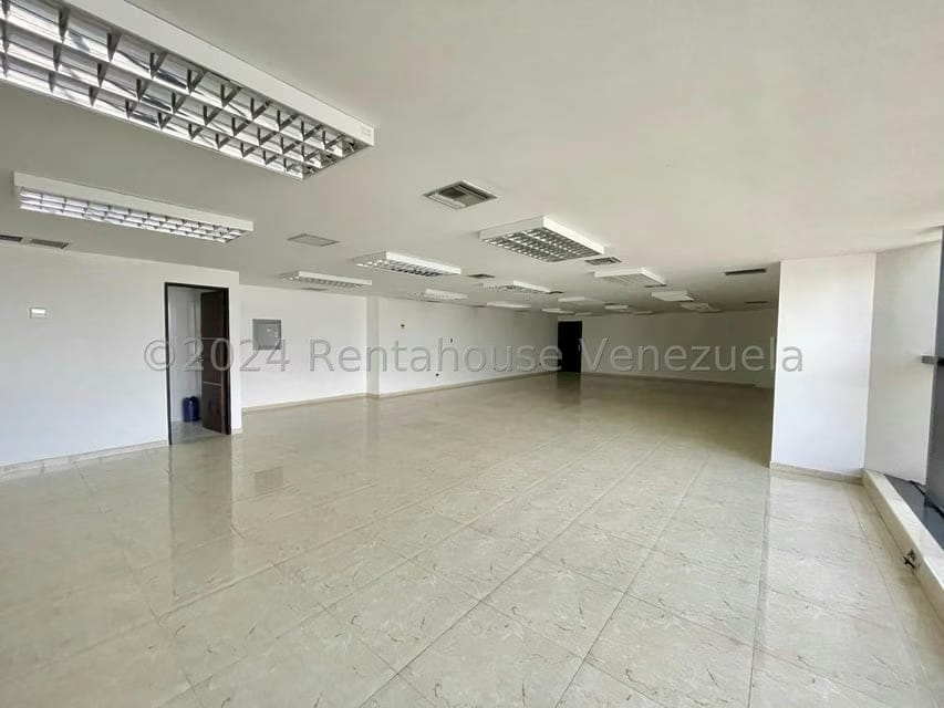 Comercial (Oficina) en Venta en Zona Este, Lara - 24