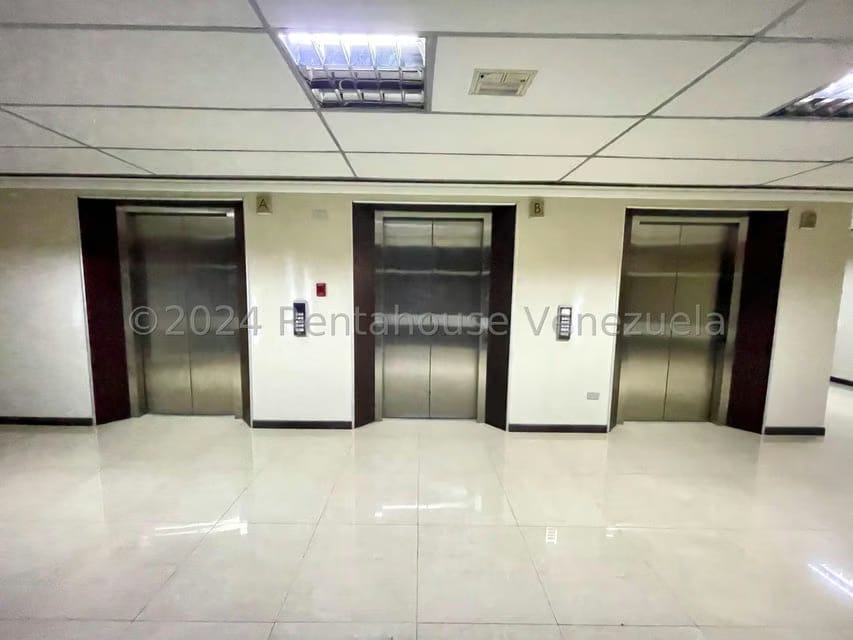 Comercial (Oficina) en Venta en Zona Este, Lara - 6