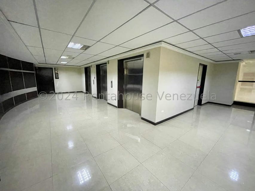 Comercial (Oficina) en Venta en Zona Este, Lara - 8