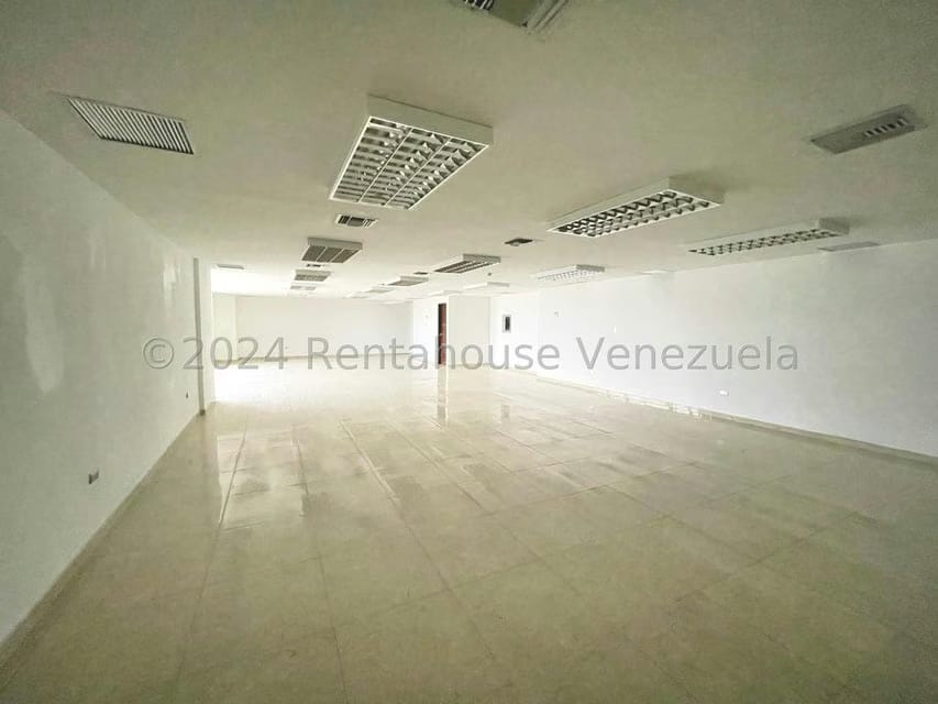 Comercial (Oficina) en Venta en Zona Este, Lara - 9