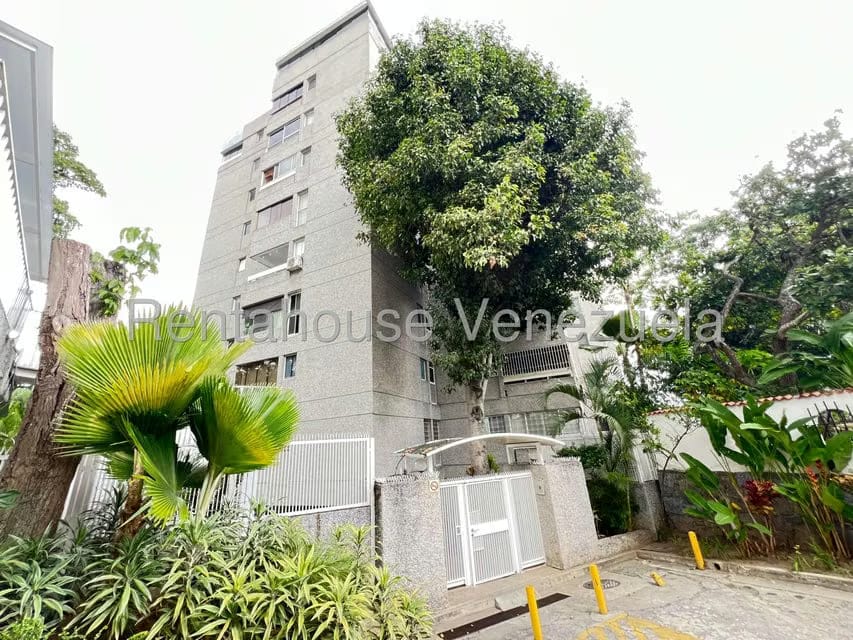 Apartamento (1 Nivel) en Alquiler en Colinas de Bello Monte, Distrito Metropolitano