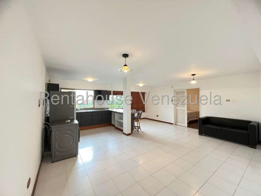 Apartamento (1 Nivel) en Alquiler en Colinas de Bello Monte, Distrito Metropolitano - 11
