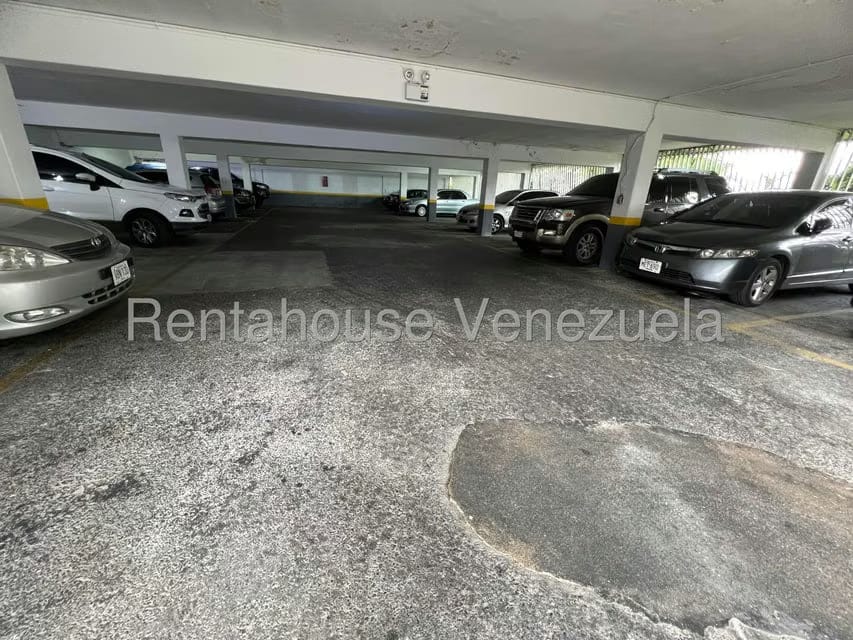 Apartamento (1 Nivel) en Alquiler en Colinas de Bello Monte, Distrito Metropolitano - 21