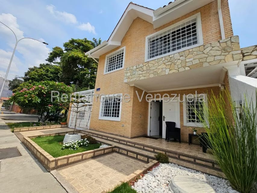 Casa (Duplex) en Venta en Bolivar, Aragua - 2
