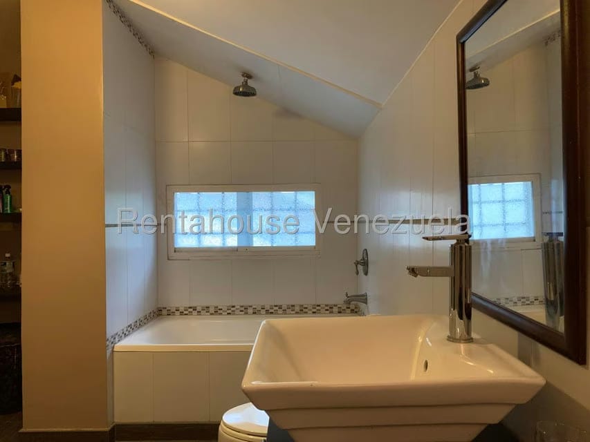 Townhouse (Multiples Niveles) en Venta en Santa Ines, Distrito Metropolitano - 31