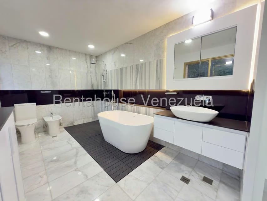 Apartamento (1 Nivel) en Venta en Los Samanes, Distrito Metropolitano - 33